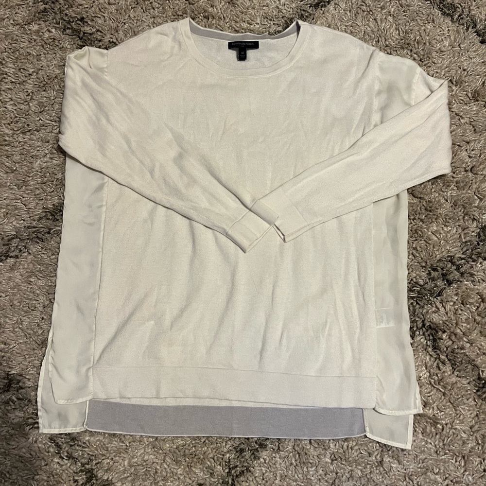 Banana Republic lightweight sweater with side fabric detail size M